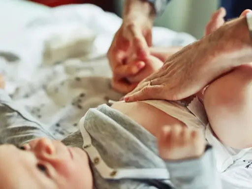 Ile pieluch dziennie? Planuj budżet i wyprawkę bez stresu!